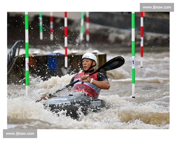 激流争锋展速度与耐力的皮划艇竞赛巅峰之战世界舞台精彩瞬间全记录